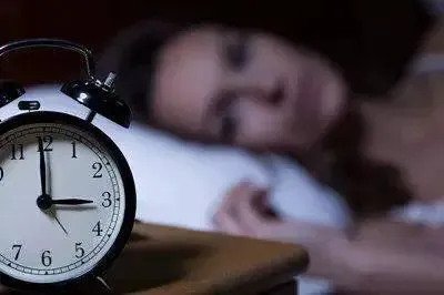 晚上睡不着，建议别放过这5种“天然安眠药”！